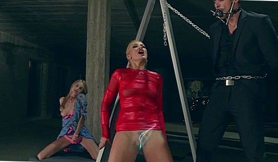 брат ебет пьяную сестру, порно видео